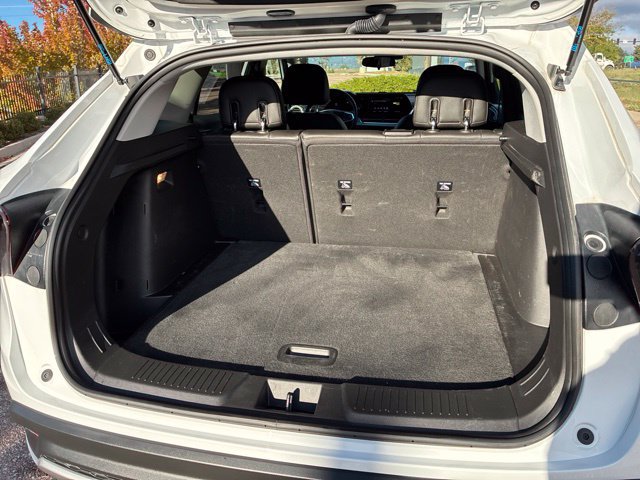 Used 2025 Chevrolet Trax LT w/ LT Convenience Package FWD image 10