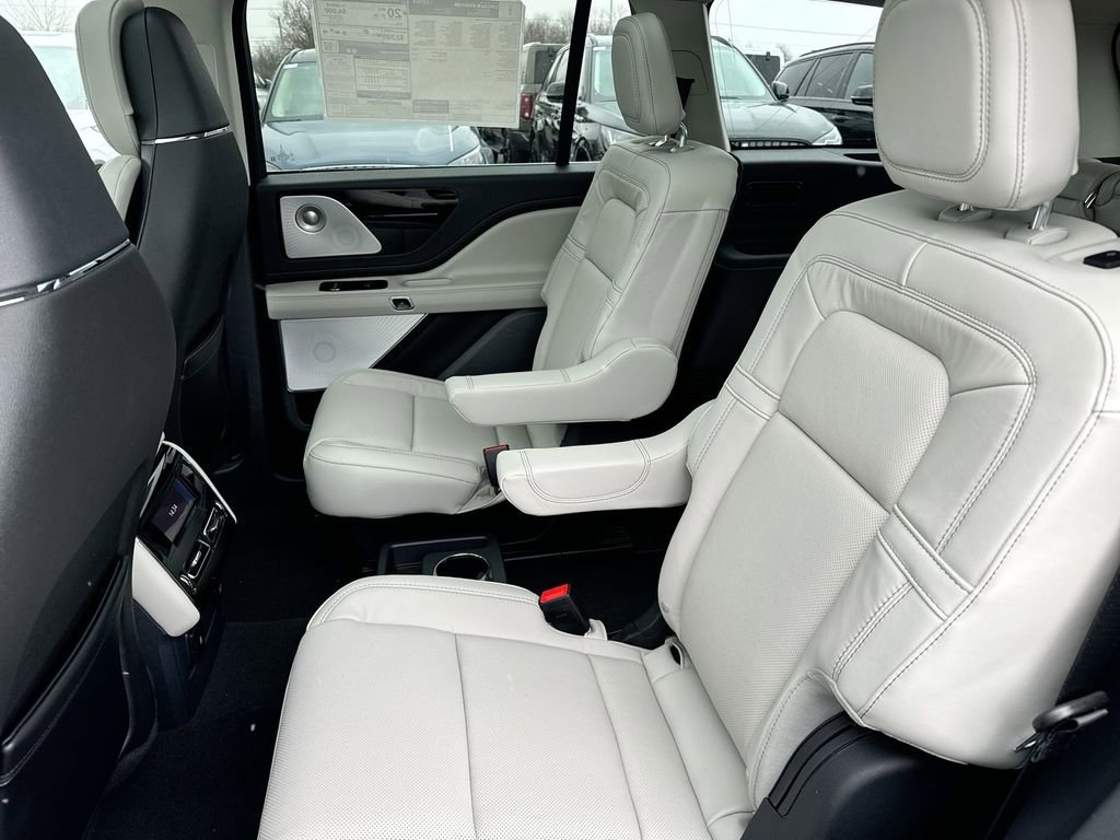 New 2026 Lincoln Aviator Reserve image 23