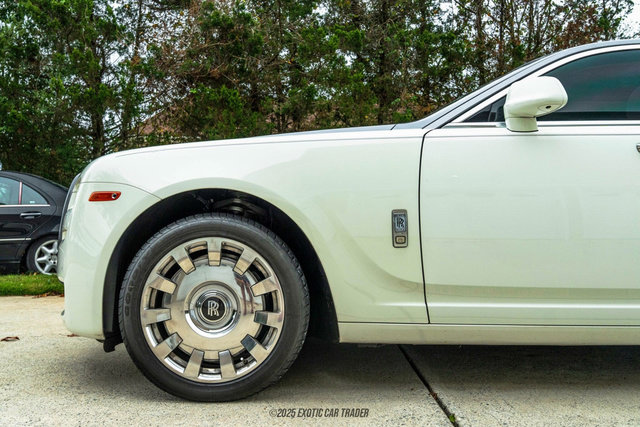 Used 2015 Rolls-Royce Ghost image 4