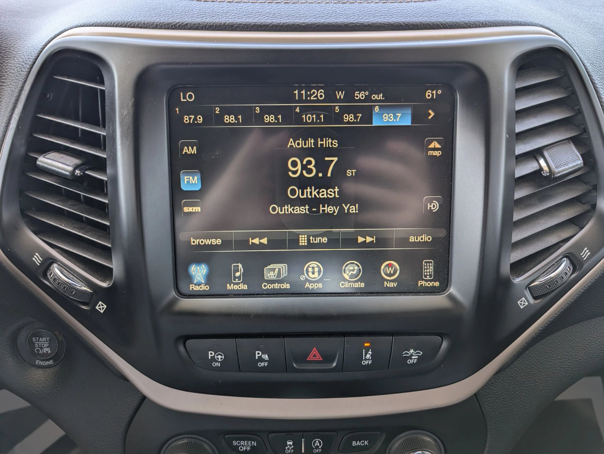 Used 2015 Jeep Cherokee Limited w/ Luxury Group image 12