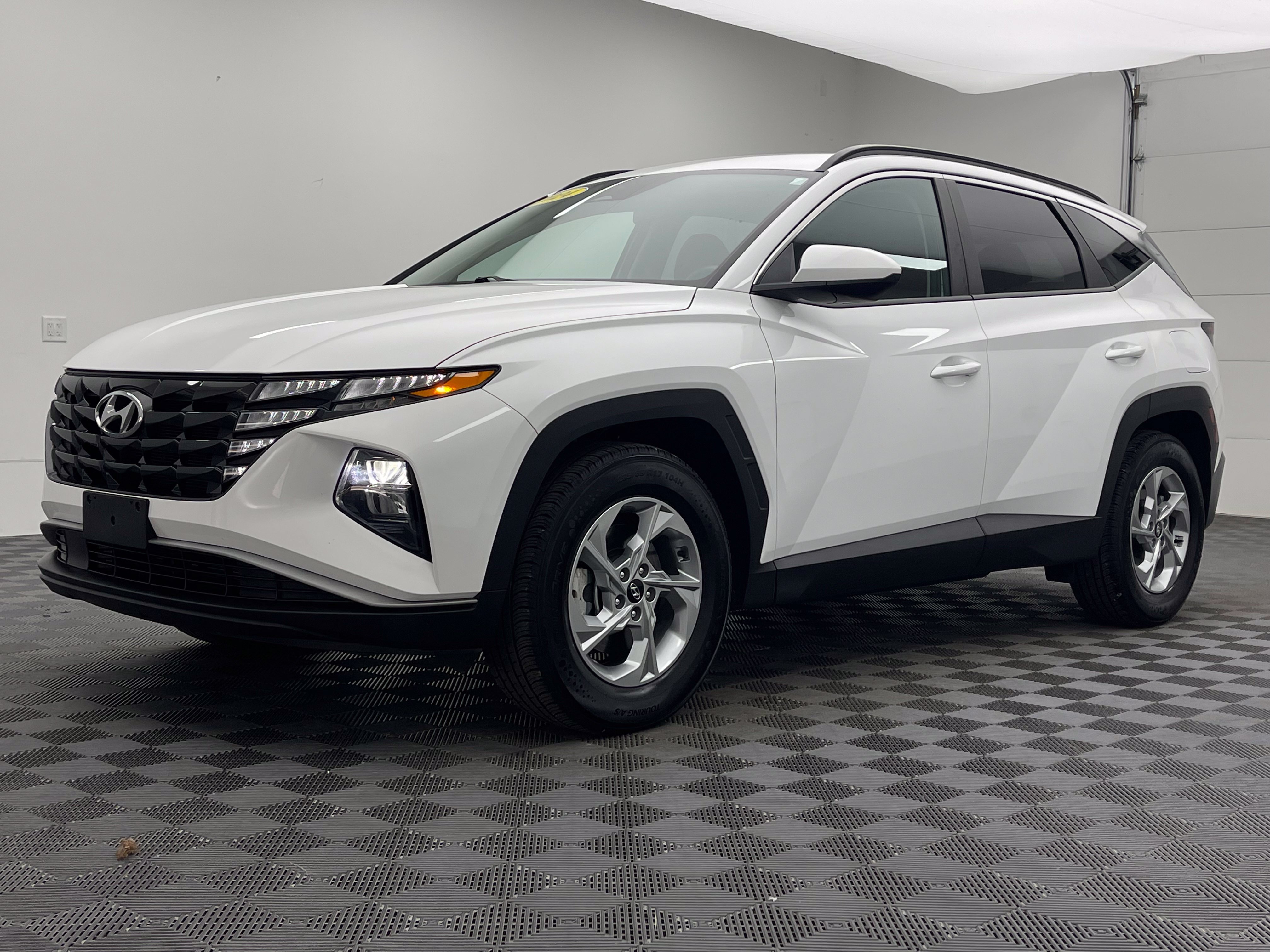 Used 2024 Hyundai Tucson SEL FWD image 2