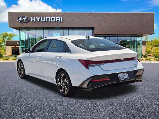 Used 2025 Hyundai Elantra Limited FWD image 6