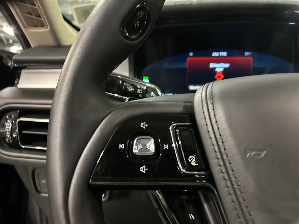 Used 2023 Lincoln Aviator AWD w/ Premium Package image 13