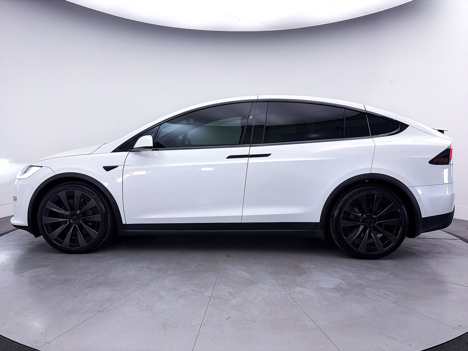 Used 2022 Tesla Model X Plaid image 35
