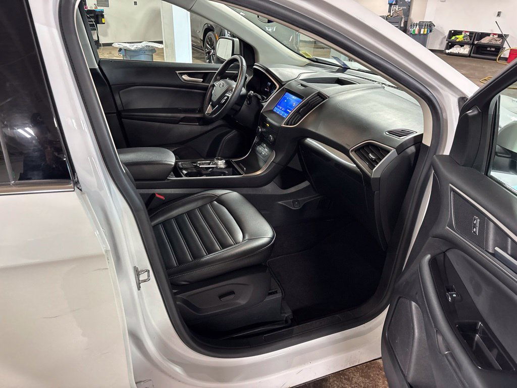 Used 2020 Ford Edge SEL w/ Cold Weather Package AWD/4WD image 24