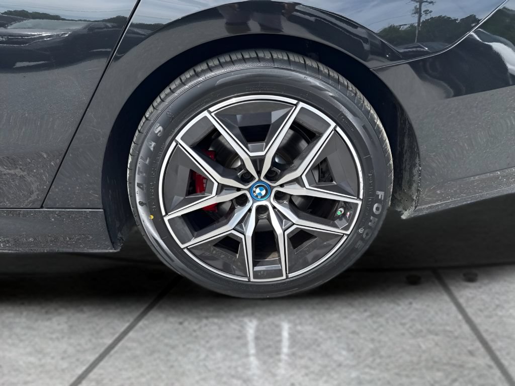 Used 2024 BMW i5 eDrive40i w/ M Sport Package RWD image 34