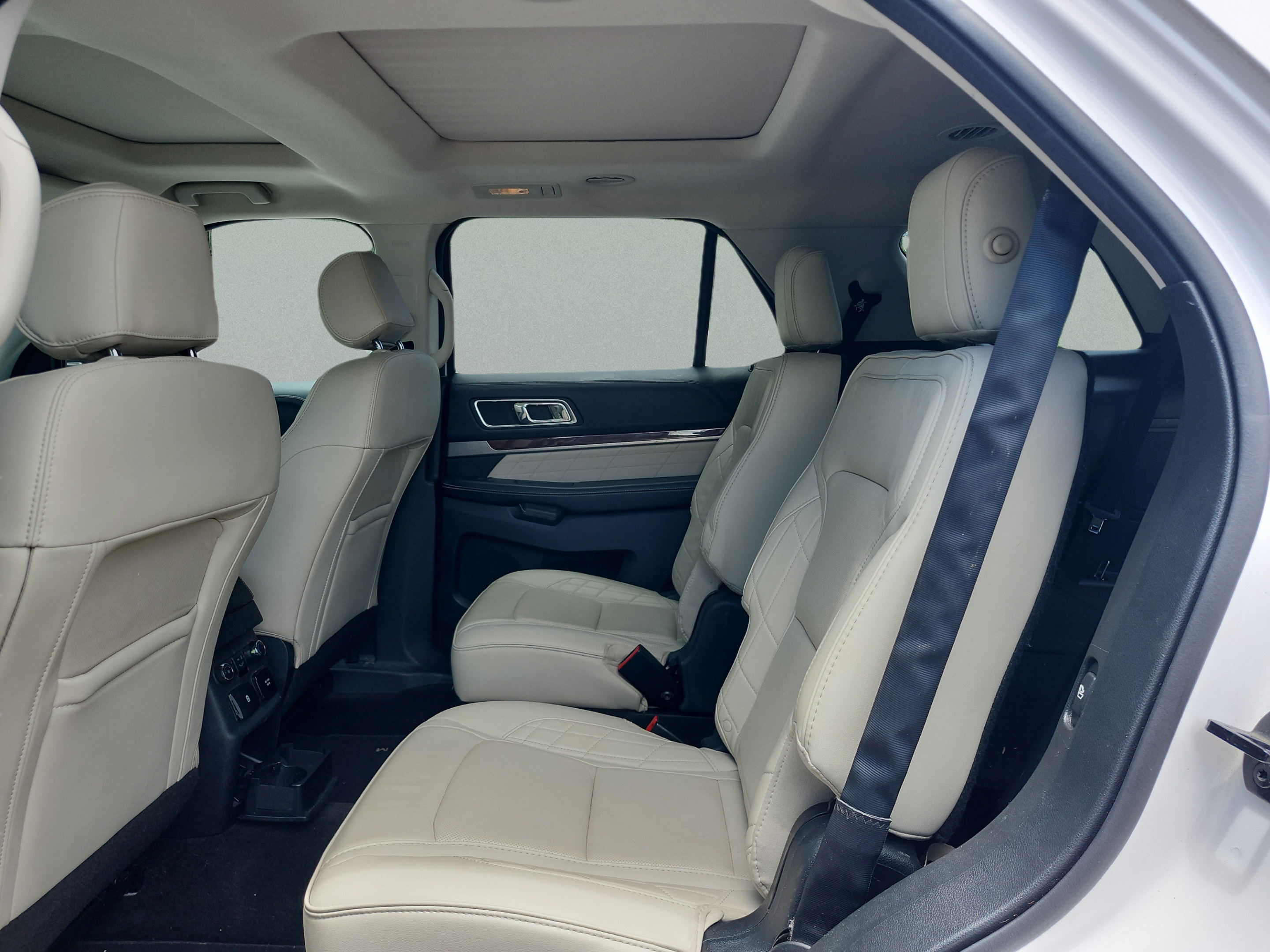 Used 2017 Ford Explorer Platinum AWD/4WD image 15
