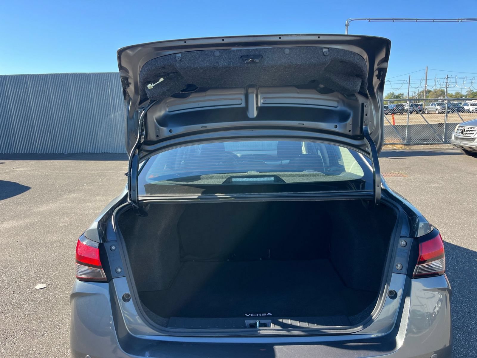Used 2025 Nissan Versa SV FWD image 29