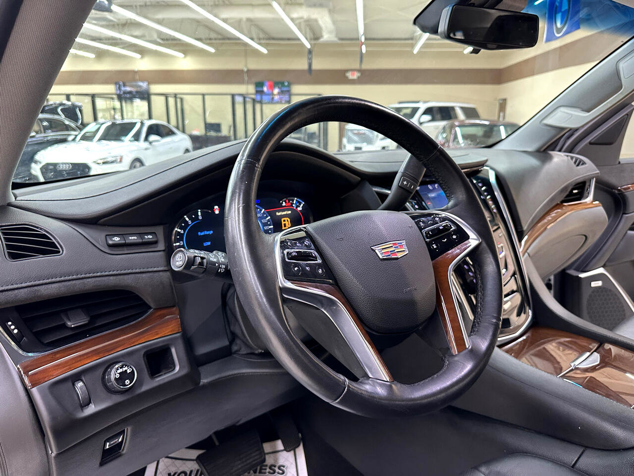 Used 2018 Cadillac Escalade Premium Luxury image 23