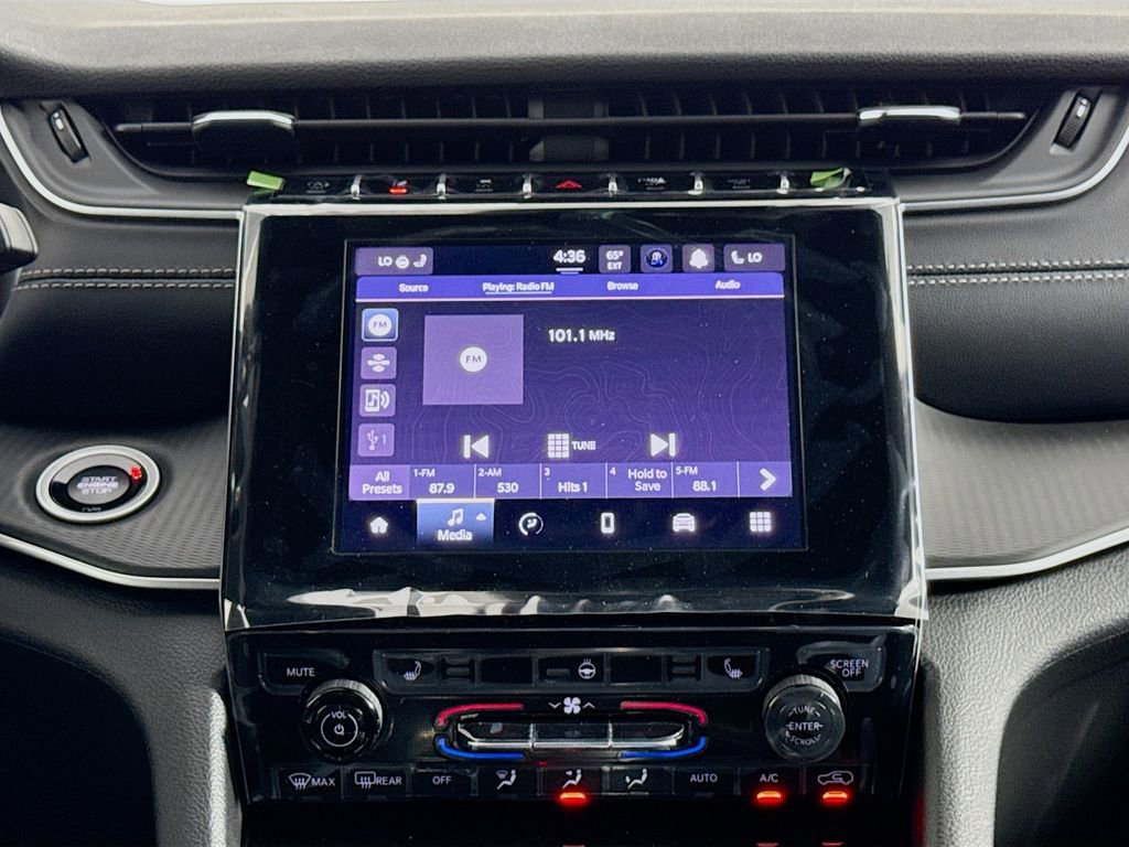 New 2025 Jeep Grand Cherokee L Laredo image 26