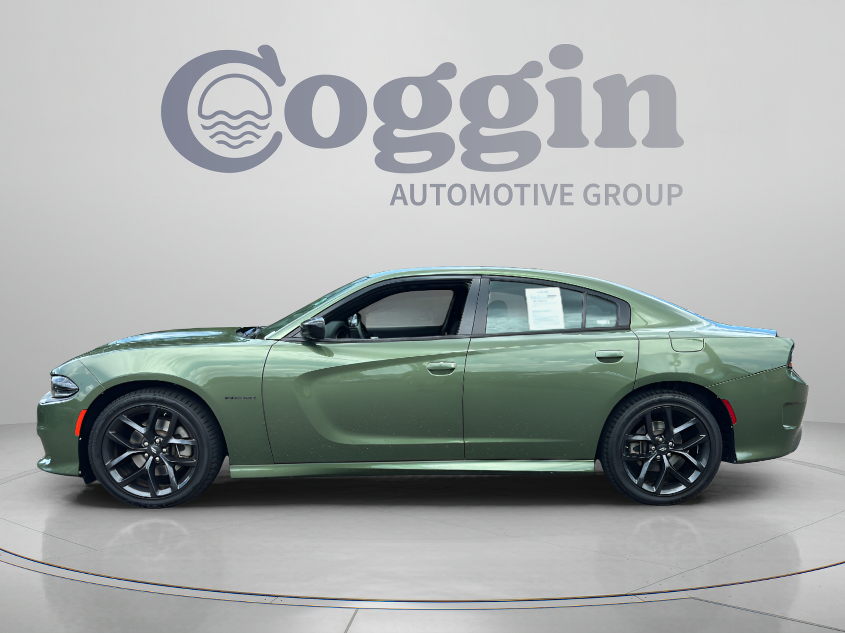 Used 2022 Dodge Charger R/T w/ Blacktop Package RWD image 2