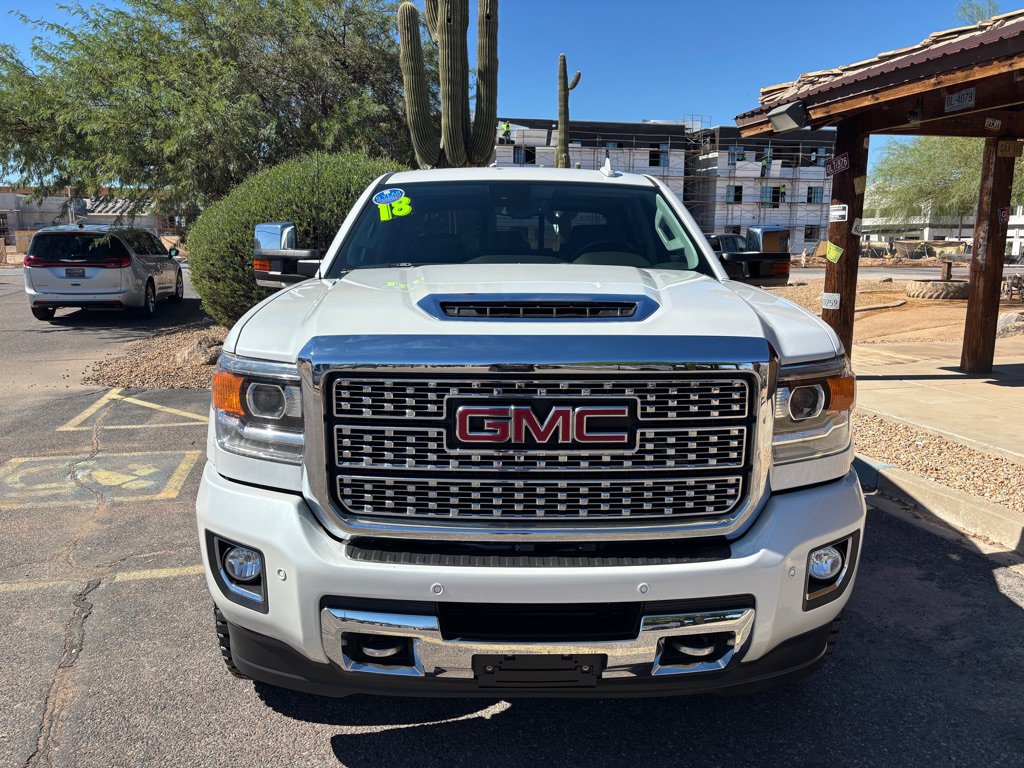 Used 2018 GMC Sierra 2500 Denali w/ Duramax Plus Package AWD/4WD image 2