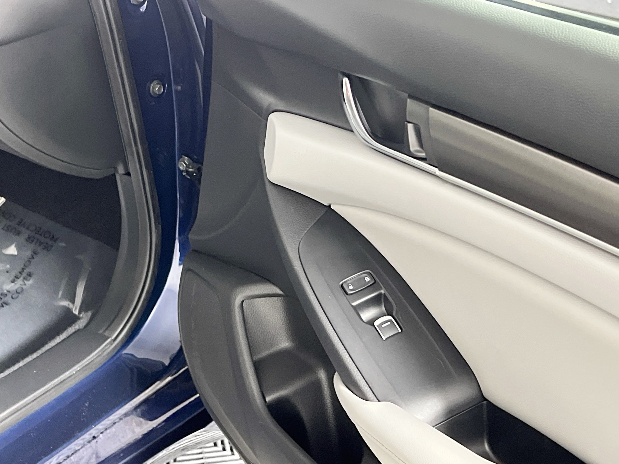 Used 2020 Honda Accord LX image 32