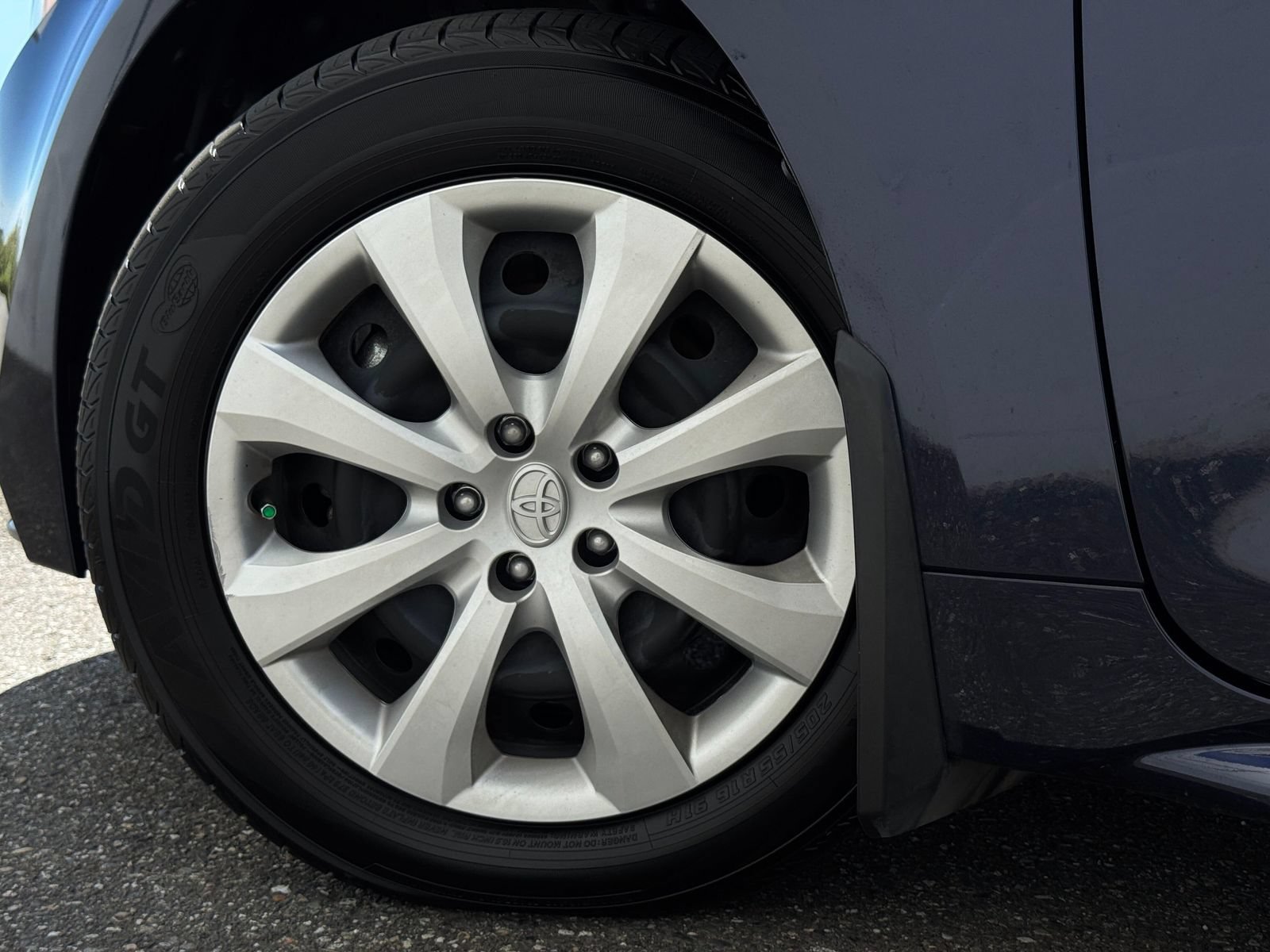 Used 2026 Toyota Corolla LE FWD image 25
