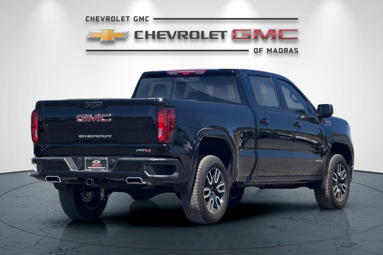 Used 2026 GMC Sierra 1500 AT4 w/ AT4 Premium Package AWD/4WD image 3