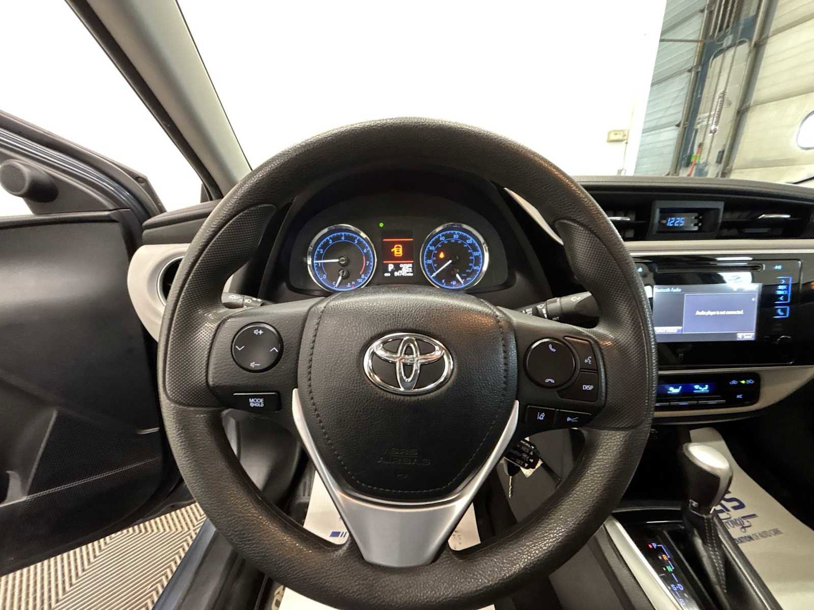 Used 2018 Toyota Corolla LE image 11
