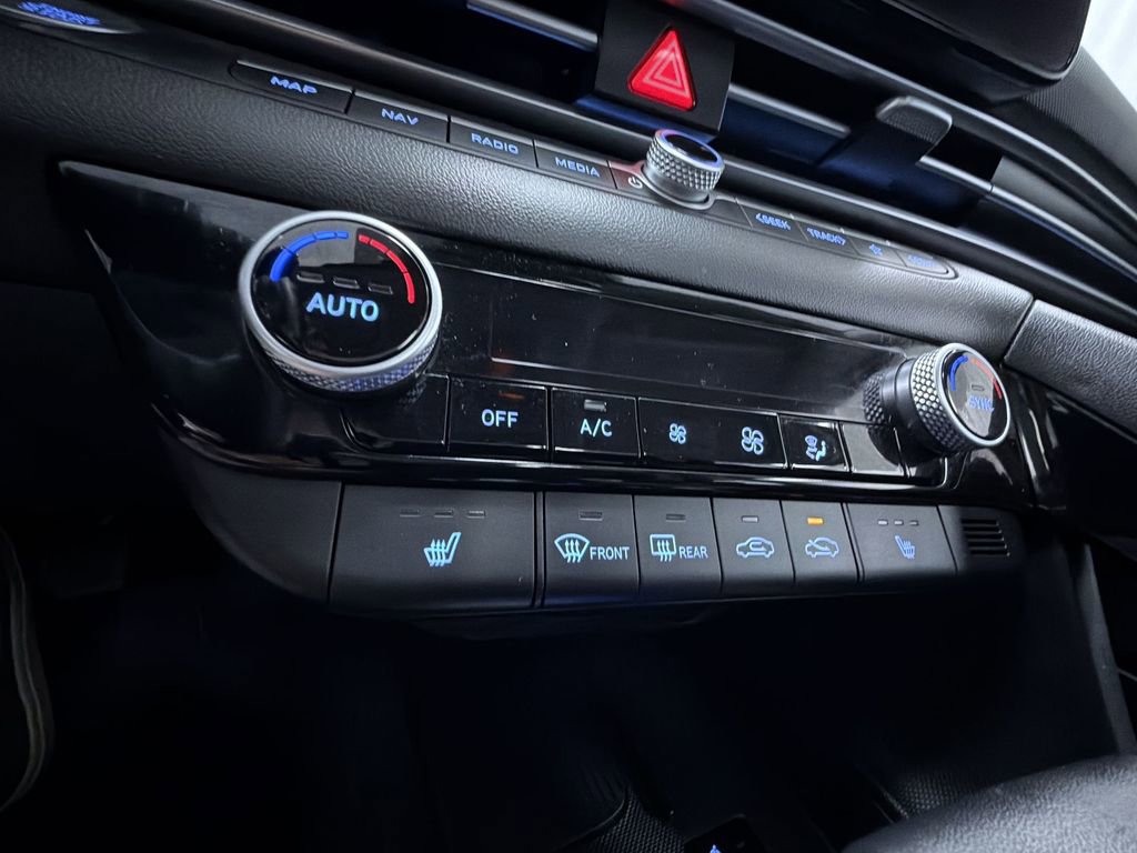 Used 2024 Hyundai Elantra SEL w/ Convenience Package image 8