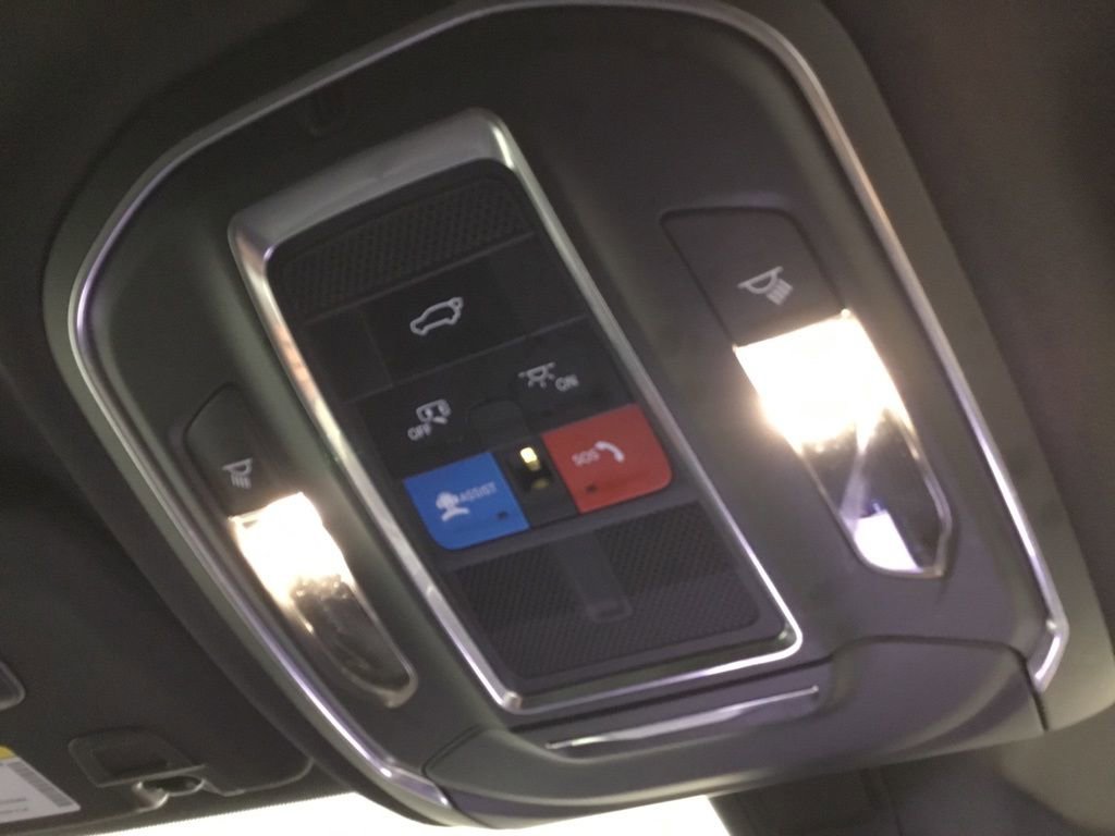 Used 2024 Jeep Grand Cherokee Limited image 41