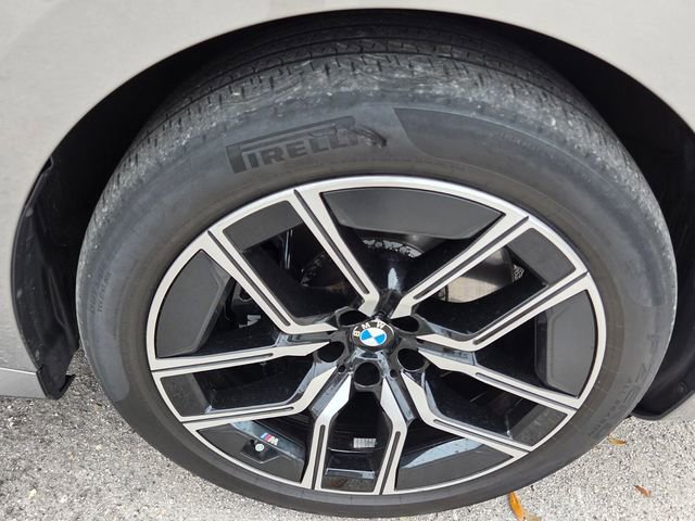 Used 2024 BMW 740i xDrive w/ Premium Package AWD/4WD image 9