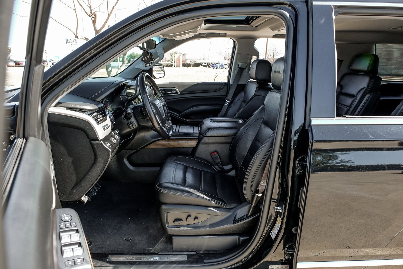 Used 2020 GMC Yukon Denali w/ Denali Ultimate Package image 4