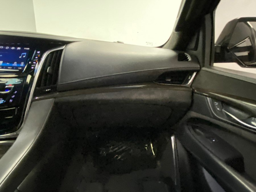 Used 2017 Cadillac Escalade Platinum AWD/4WD image 26