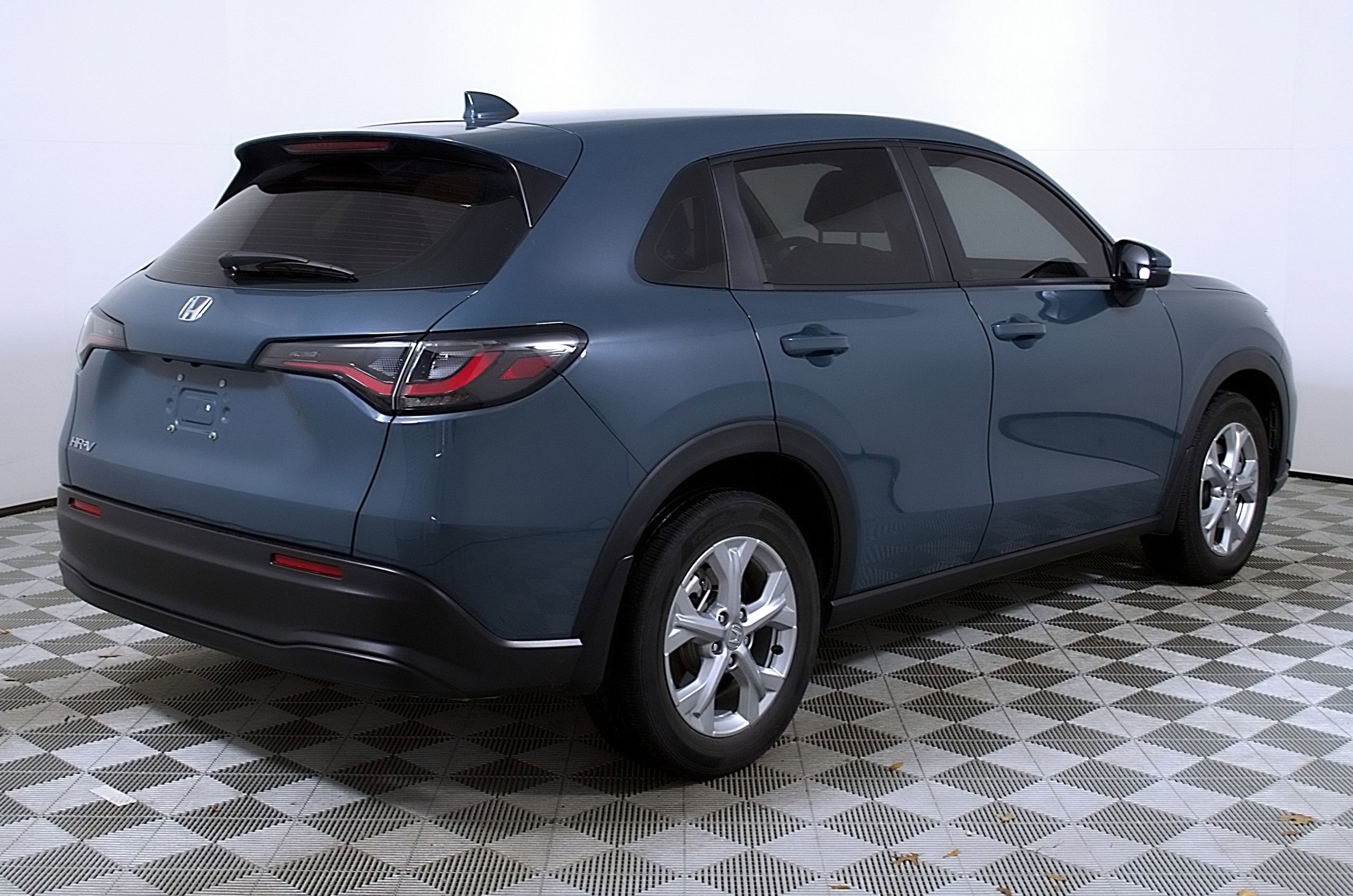 Used 2025 Honda HR-V LX image 7