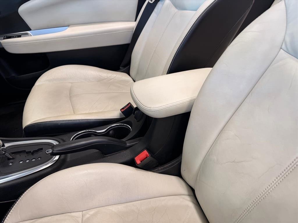 Used 2013 Chrysler 200 Limited image 17