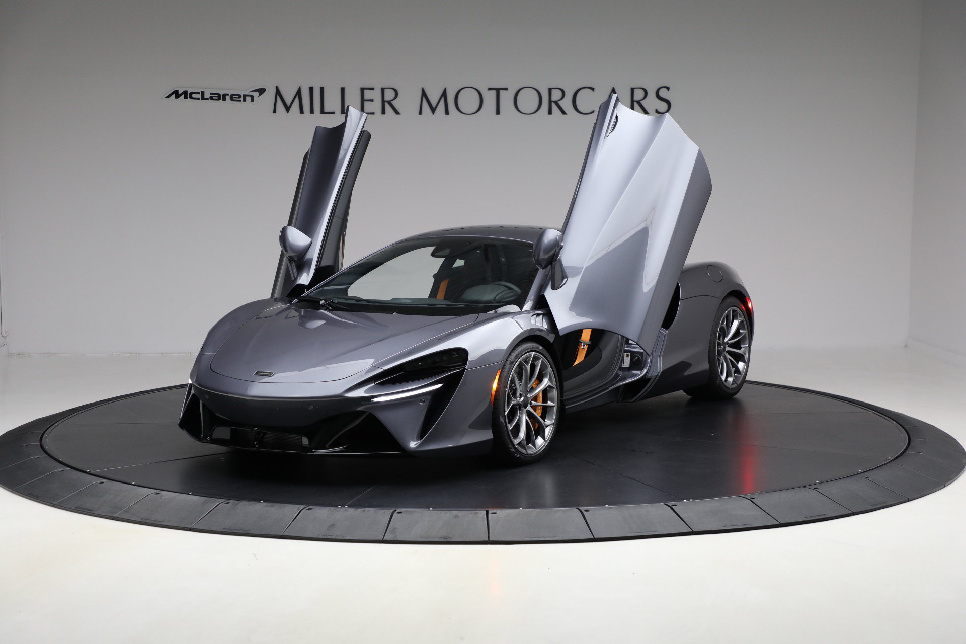 New 2025 McLaren Artura RWD image 14