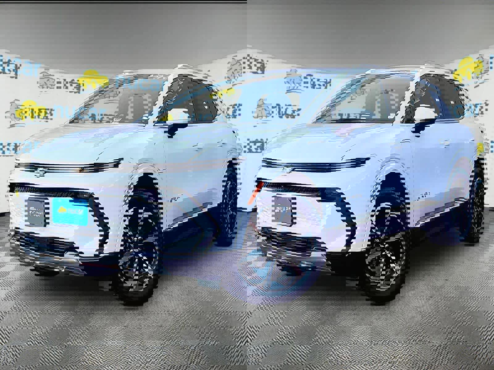 Used 2024 Chevrolet Equinox EV LT image 3