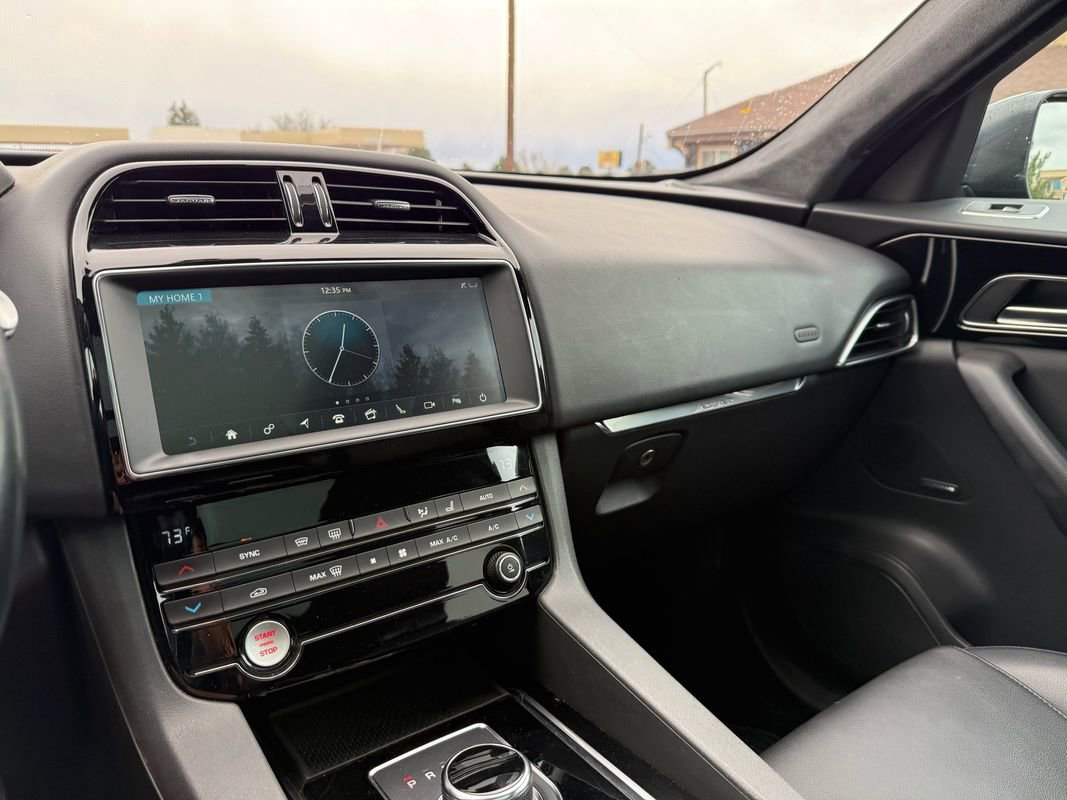 Used 2019 Jaguar F-PACE Premium image 33