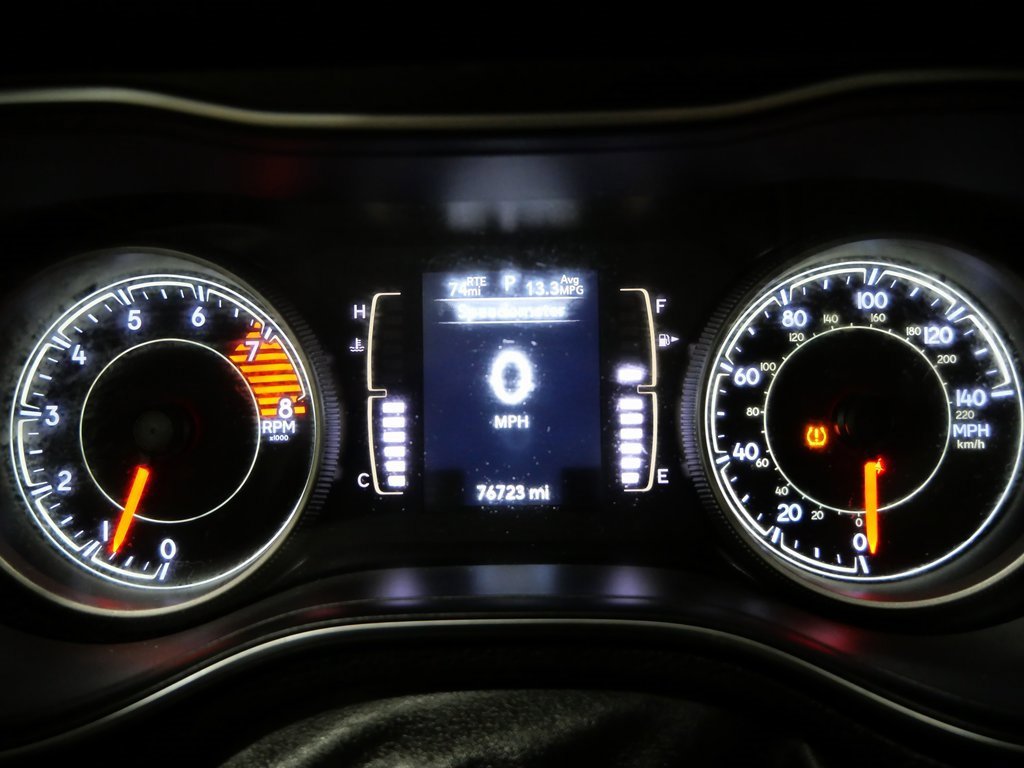 Used 2019 Jeep Cherokee Latitude Plus image 14