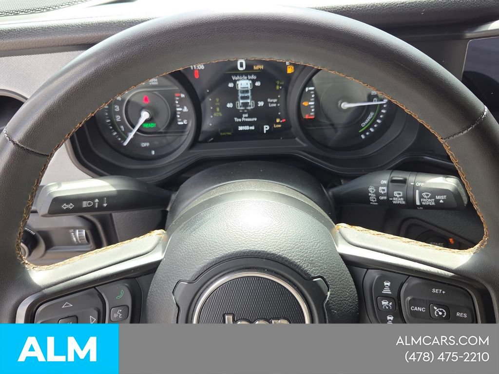 Used 2024 Jeep Wrangler Unlimited w/ Convenience Group AWD/4WD image 26