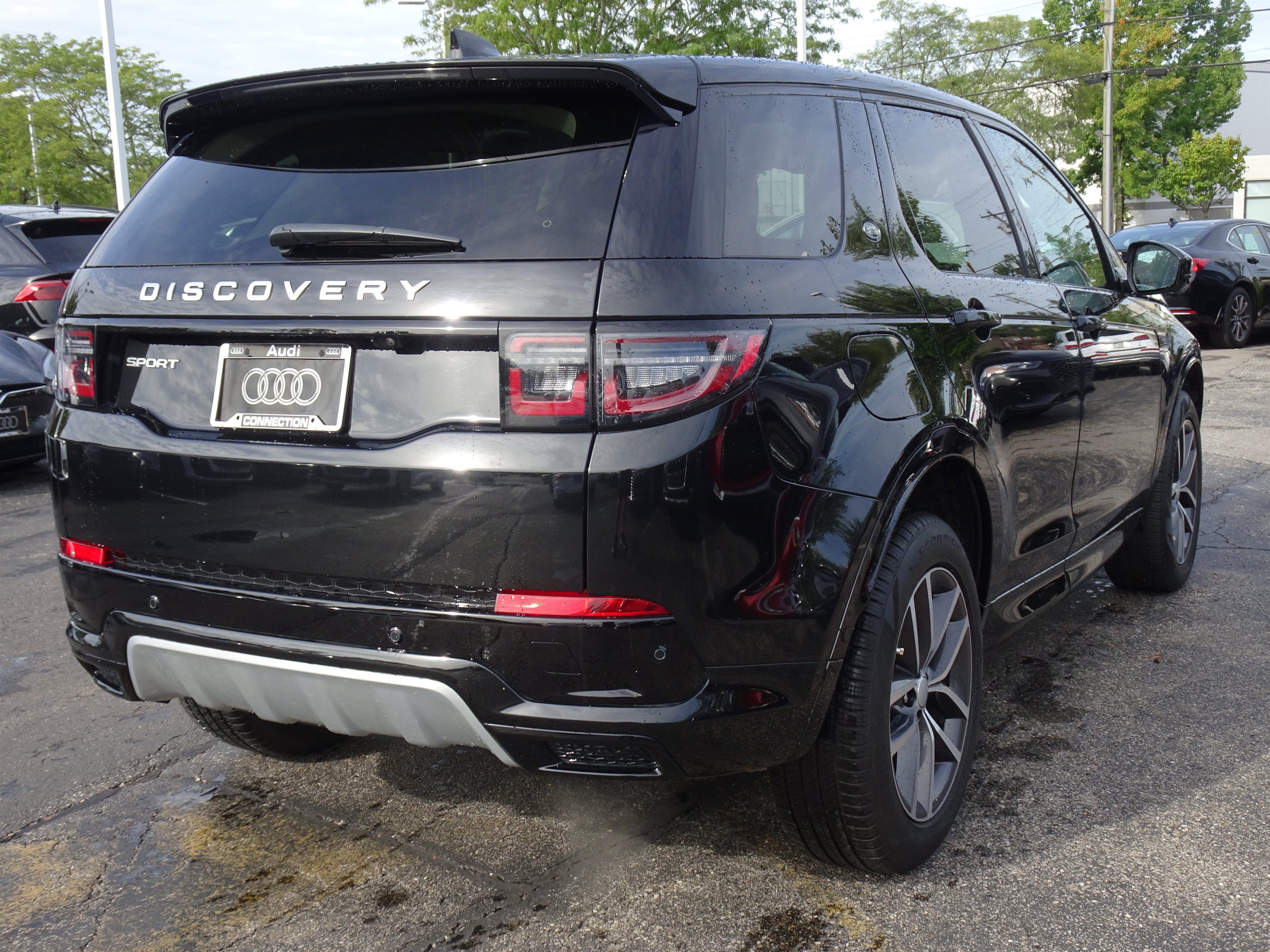 Used 2025 Land Rover Discovery Sport S AWD/4WD image 5