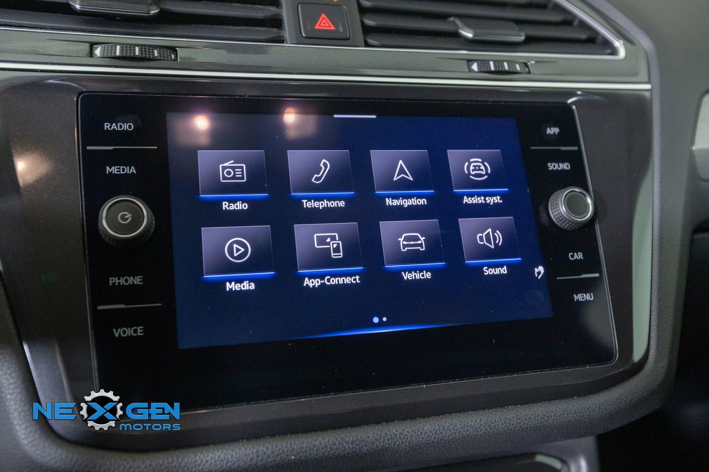 Used 2021 Volkswagen Tiguan SE FWD image 18
