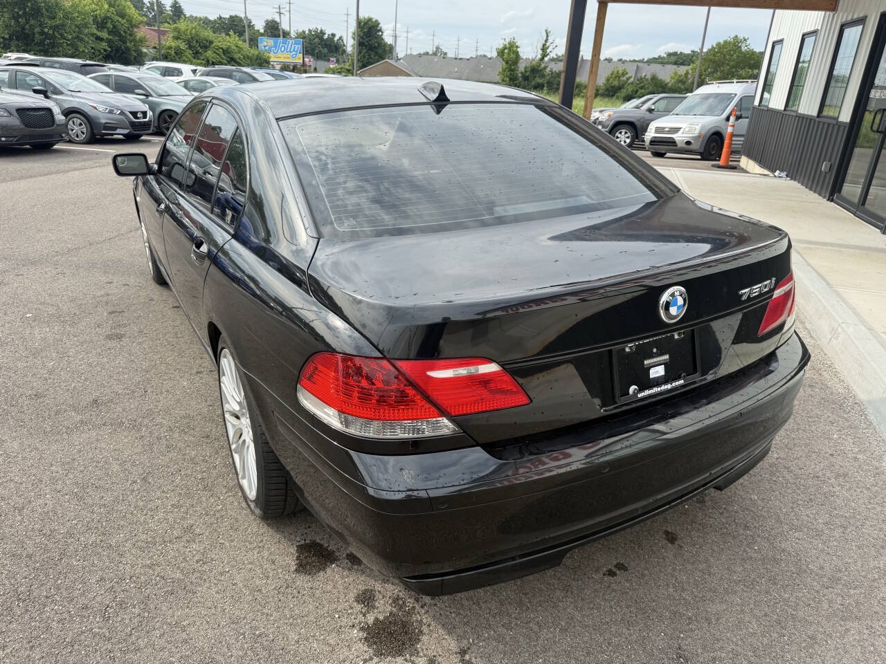 Used 2008 BMW 750i w/ Sport Pkg RWD image 10