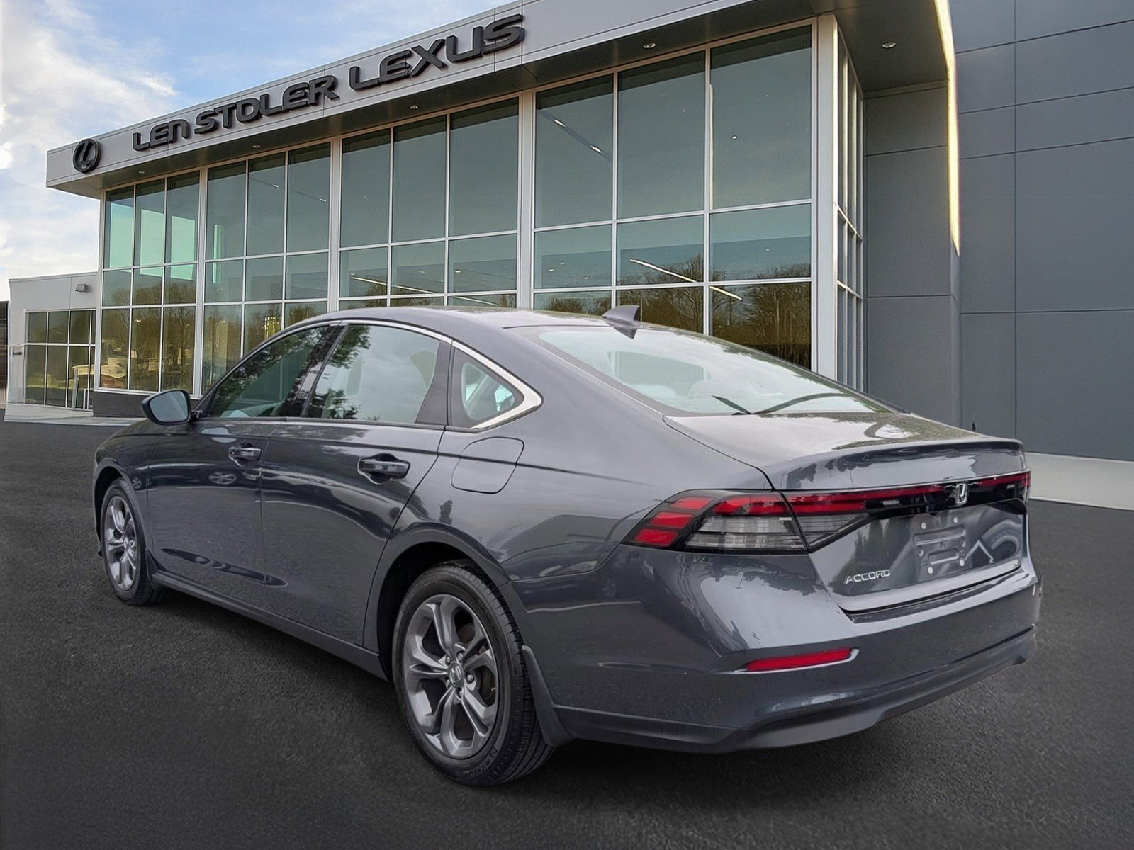 Used 2023 Honda Accord EX image 5