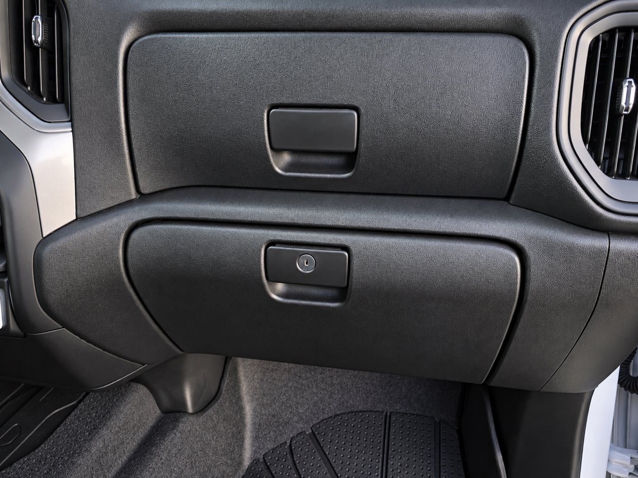 Certified 2024 Chevrolet Trax LT FWD image 33