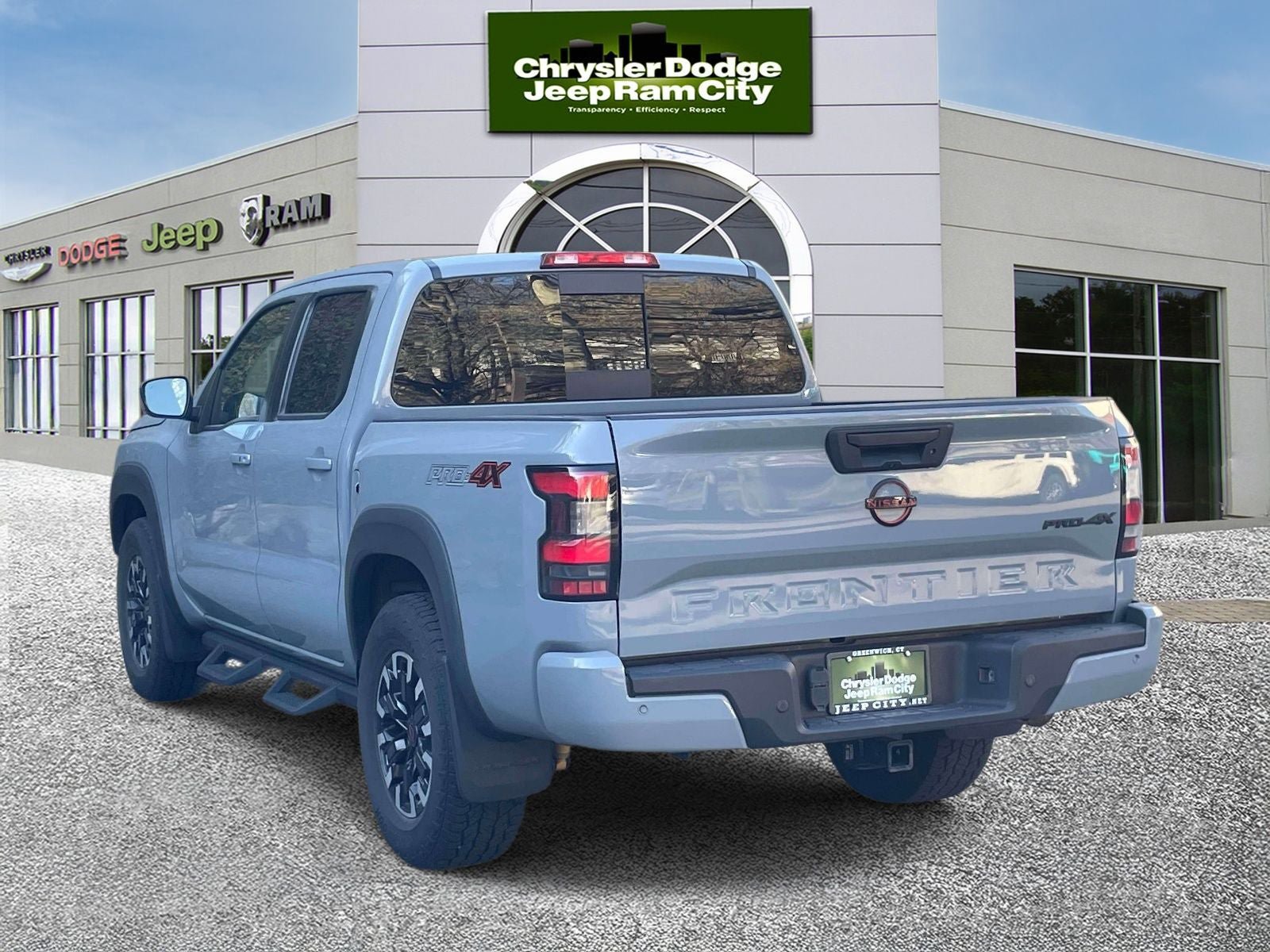 Used 2023 Nissan Frontier PRO-4X w/ Technology Package image 8