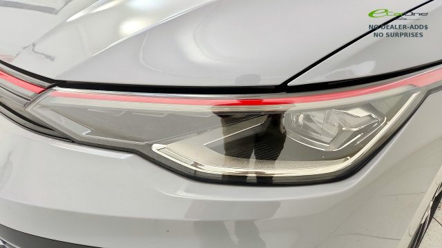 Used 2025 Volkswagen GTI SE FWD image 24
