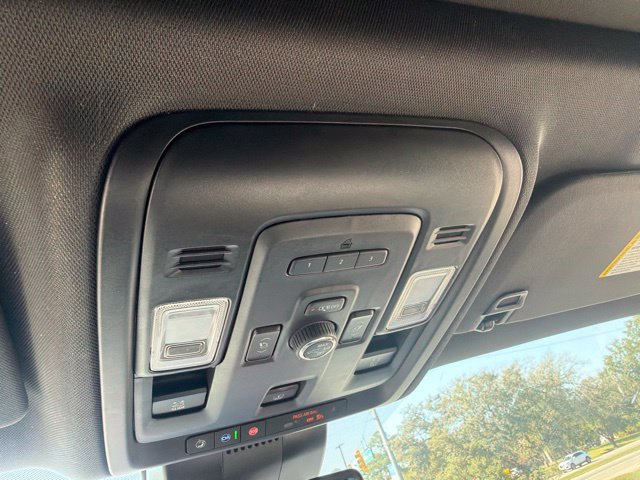 Used 2023 Chevrolet Tahoe Z71 w/ Luxury Package AWD/4WD image 17