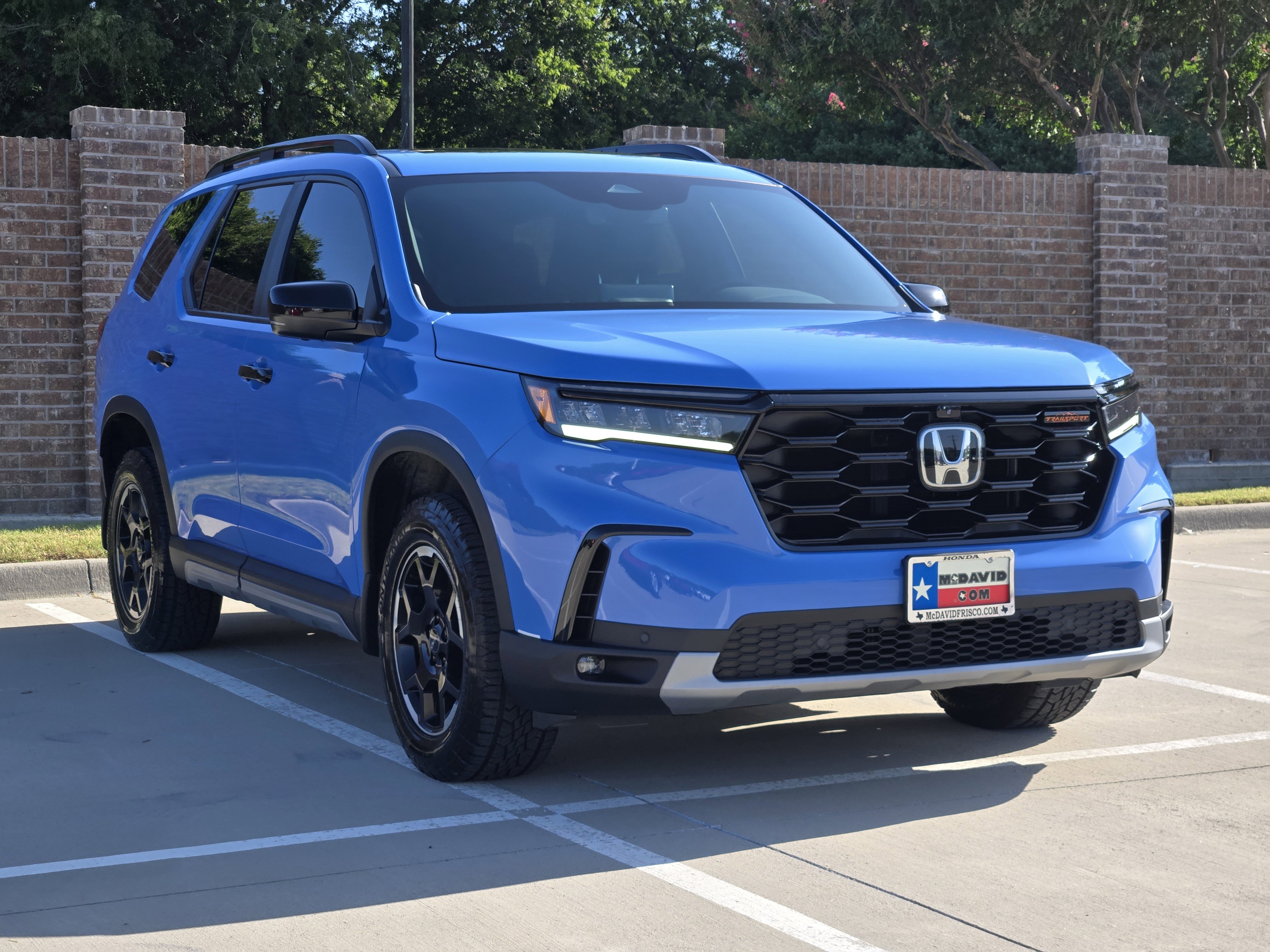 Certified 2025 Honda Pilot TrailSport image 4
