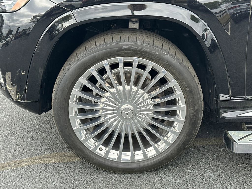 Certified 2025 Mercedes-Benz Maybach GLS 600 4MATIC image 12