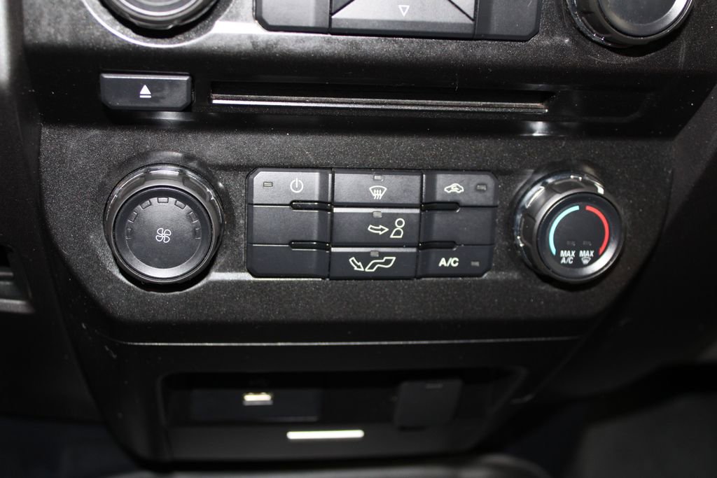 Used 2016 Ford F150 XLT image 40