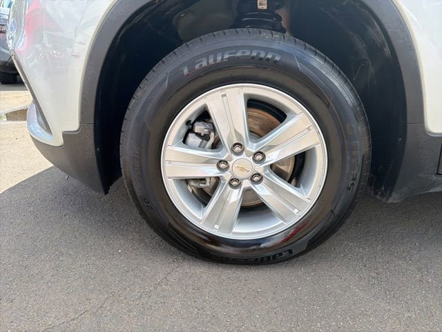 Used 2022 Chevrolet Trax LT w/ Driver Confidence Package AWD/4WD image 30