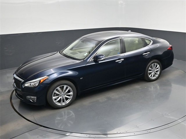 Used 2017 INFINITI Q70 3.7 image 47