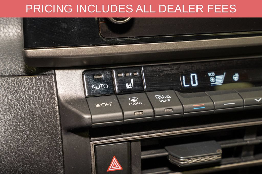 Used 2025 Toyota Camry SE w/ Convenience Package AWD/4WD image 14
