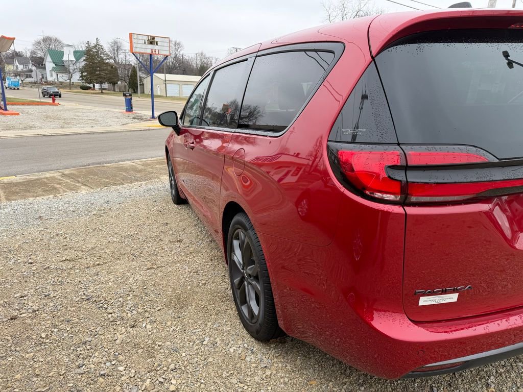 New 2026 Chrysler Pacifica Select FWD image 5
