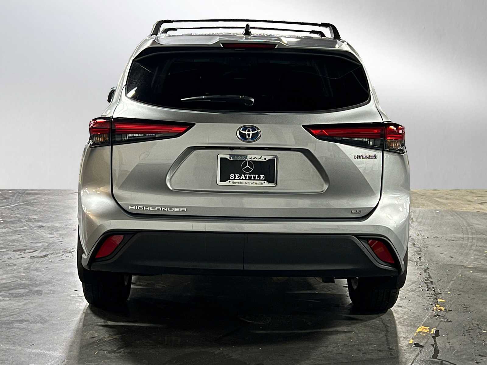 Used 2022 Toyota Highlander LE image 4