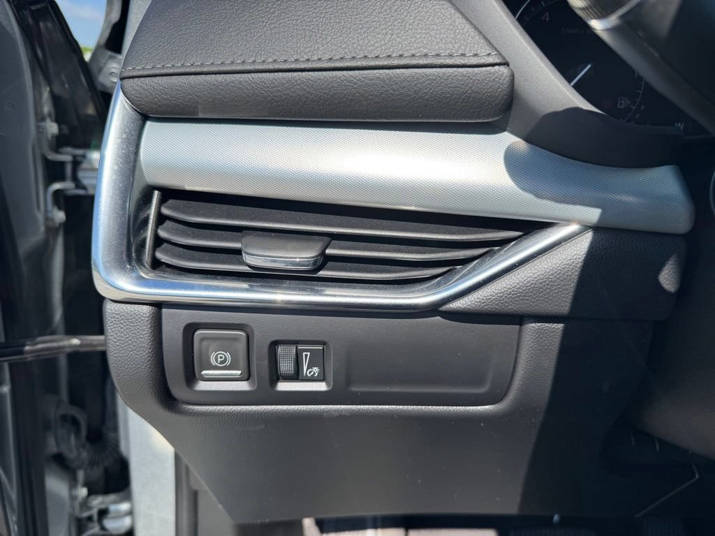 Certified 2023 Cadillac XT4 Premium Luxury w/ Cold Weather Package AWD/4WD image 24
