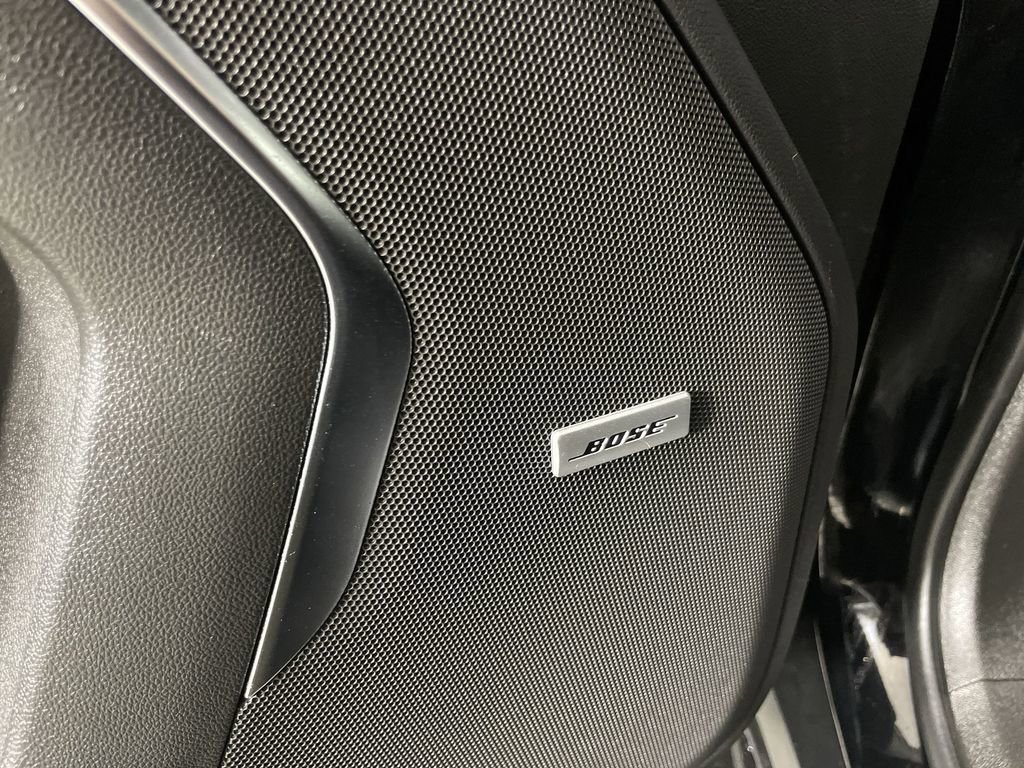 Used 2022 GMC Yukon XL SLT w/ SLT Premium Package image 24